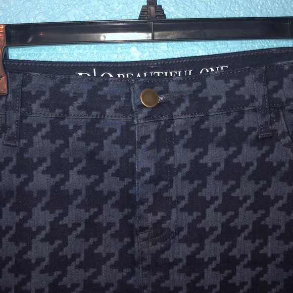 Beautiful One Patterned Denim Skirt! - Picture 3 of 7